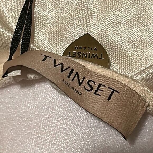 Twinset Women's S Sleeveless Satin Keyhole Blouse Ivory Cream Quiet Luxury New - Picture 9 of 11